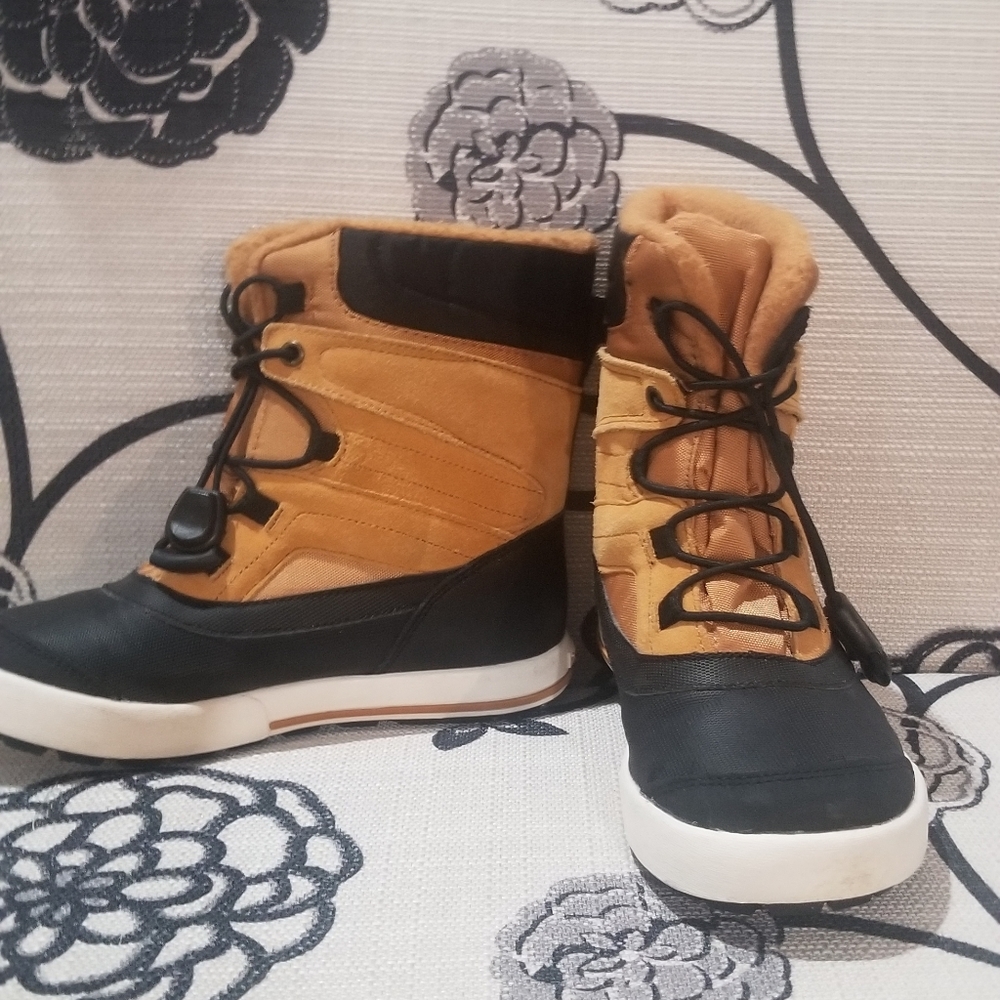 snow boots
